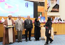 مدیر کنترل کیفیت کارخانه شیراز به عنوان مدیر نمونه کشوری تقدیر شد